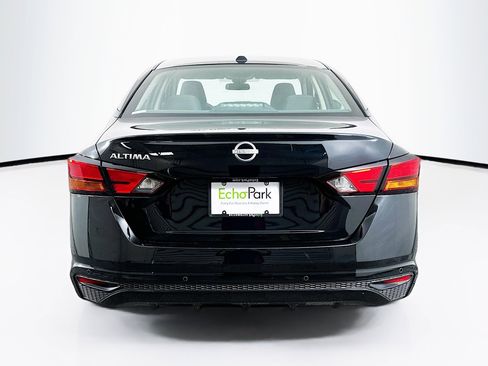 Used 2025 Nissan Altima 2.5 SV image 7