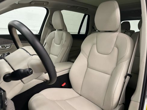 Used 2024 Volvo XC90 B5 Plus image 13