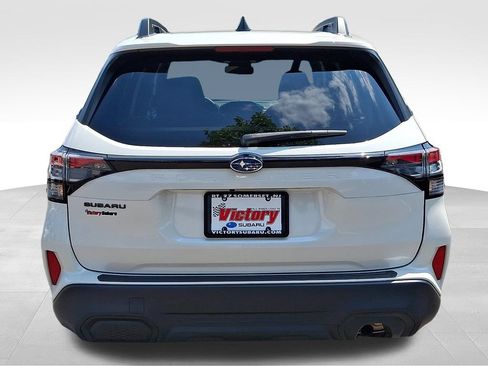 Certified 2025 Subaru Forester Premium AWD/4WD image 5