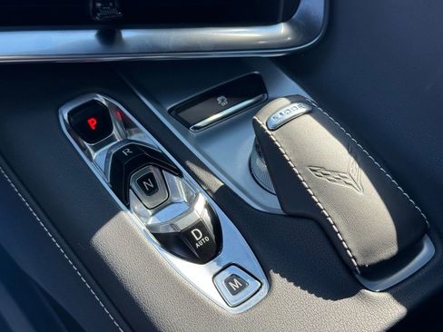 Used 2021 Chevrolet Corvette Stingray w/ Z51 Performance Package image 19