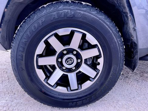 Used 2020 Toyota 4Runner TRD Off-Road Premium image 10