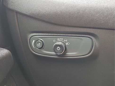 Used 2024 Chevrolet Equinox LT FWD image 13