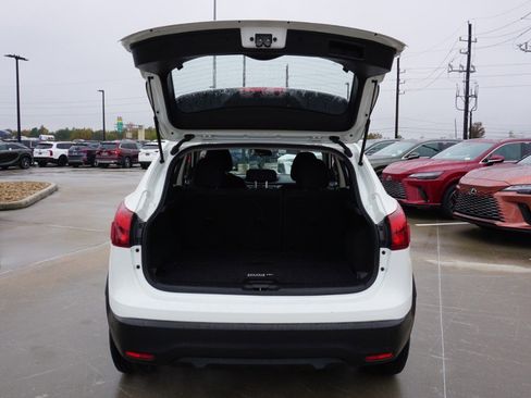 Used 2019 Nissan Rogue Sport S image 32