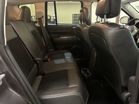 Used 2016 Jeep Compass Latitude AWD/4WD image 23
