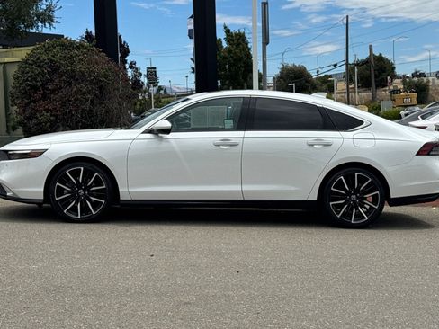 Certified 2023 Honda Accord Touring image 7