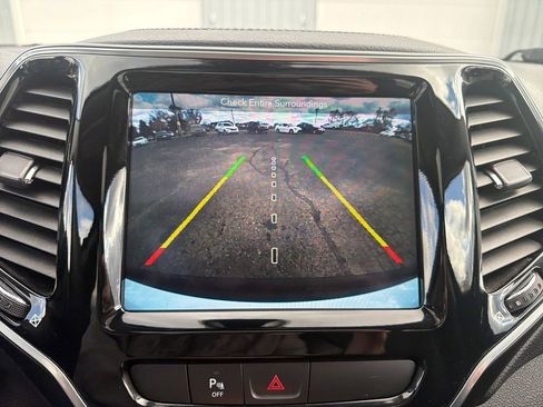 Used 2019 Jeep Cherokee Limited w/ Safetytec Group image 23