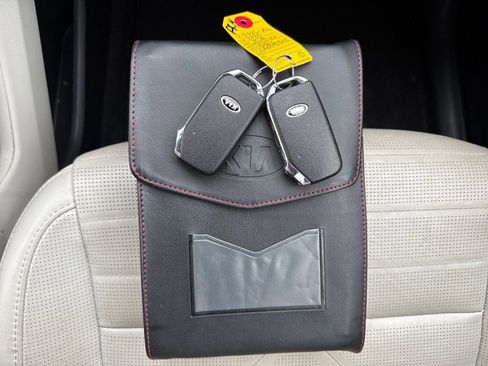 Used 2020 Kia Telluride SX w/ SX Prestige Package image 44