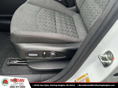 Certified 2023 Chevrolet Equinox LT FWD image 18