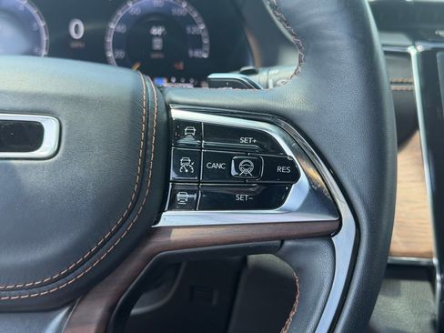Used 2023 Jeep Grand Cherokee L Summit w/ Advanced Protech Group IV AWD/4WD image 20