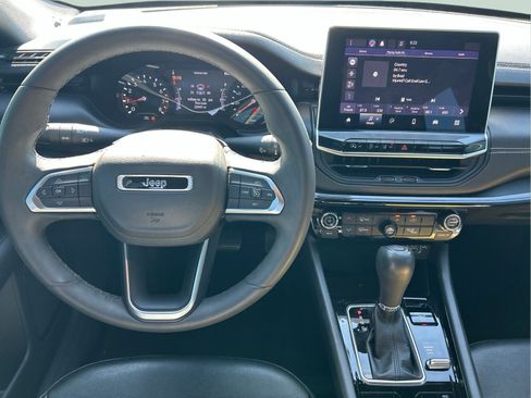 Certified 2022 Jeep Compass Latitude w/ Sun and Sound Group AWD/4WD image 23