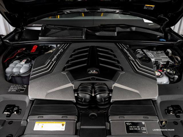 Used 2025 Lamborghini Urus SE AWD/4WD image 4