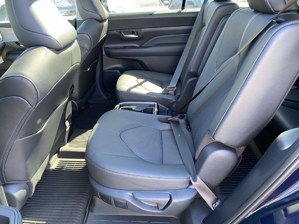 New 2026 Toyota Grand Highlander AWD image 11