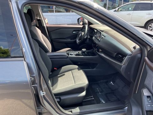 Used 2021 Nissan Rogue SV image 13