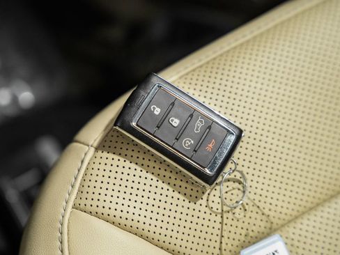 Used 2023 Jeep Grand Cherokee 4WD 4xe w/ Luxury Tech Group II image 54