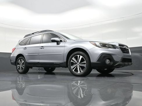 Used 2019 Subaru Outback 3.6R Limited AWD/4WD image 26