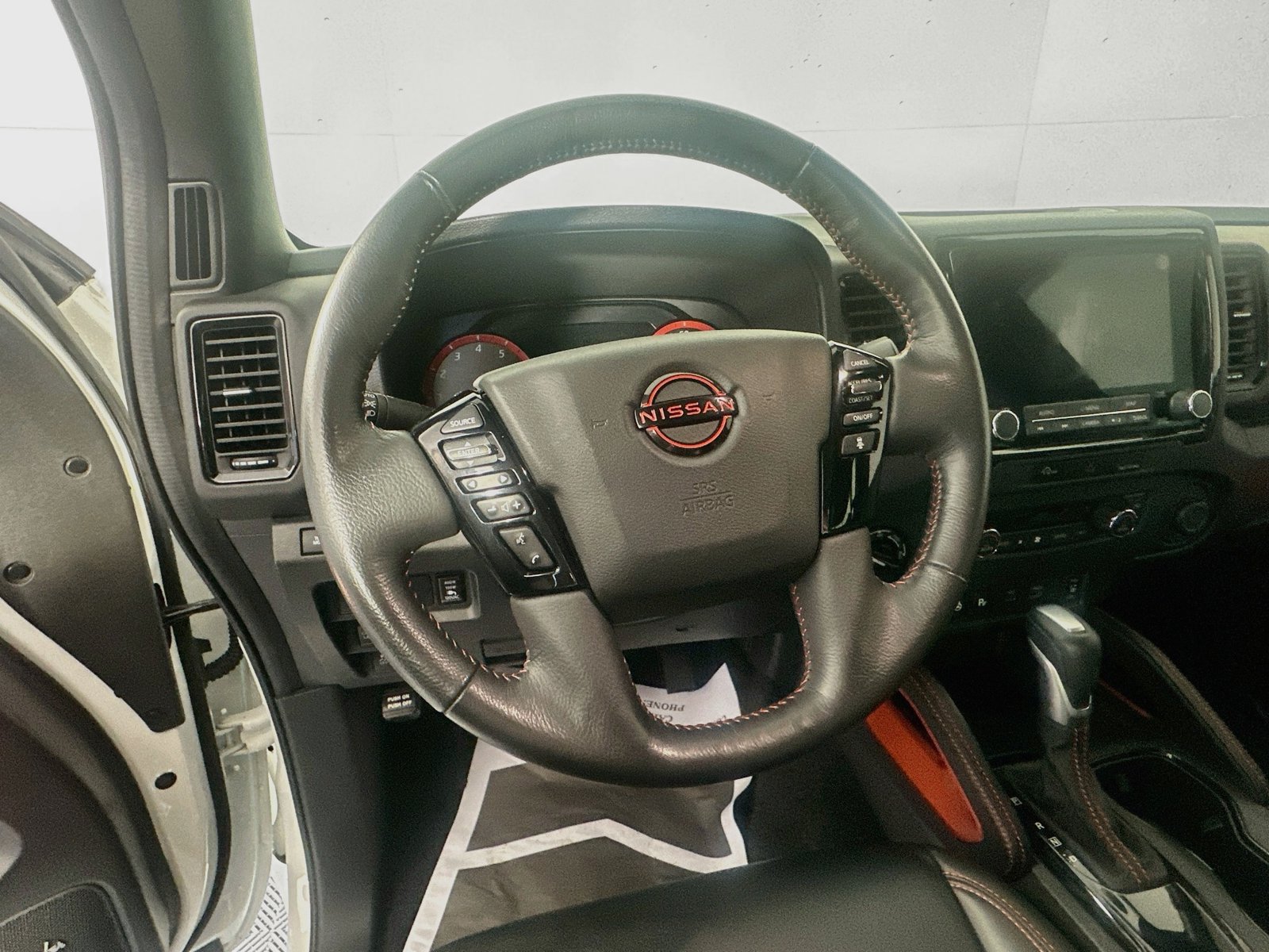 Used 2023 Nissan Frontier PRO-4X w/ Pro-4X Premium Package AWD/4WD image 11