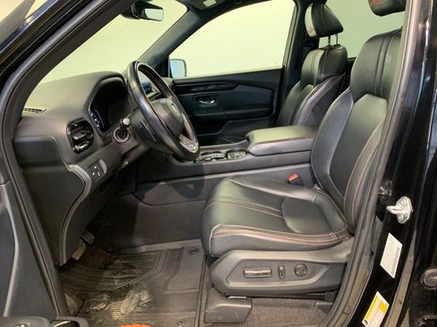 Used 2023 Honda Pilot TrailSport image 18
