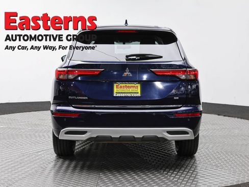 Used 2023 Mitsubishi Outlander SE AWD/4WD image 6