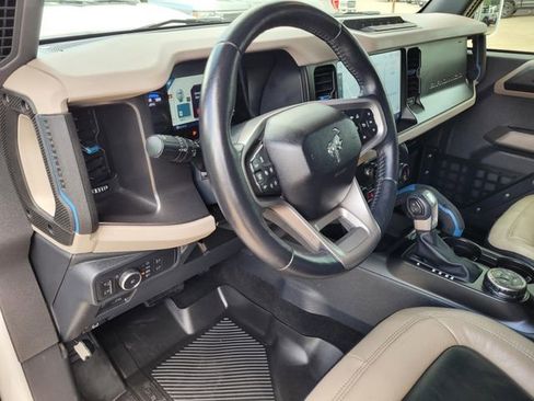 Used 2022 Ford Bronco Wildtrak image 16