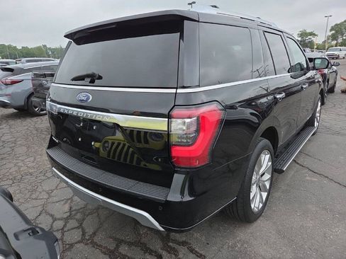 Used 2019 Ford Expedition Platinum AWD/4WD image 3