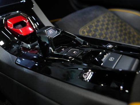 Used 2024 Lamborghini Huracan EVO image 59