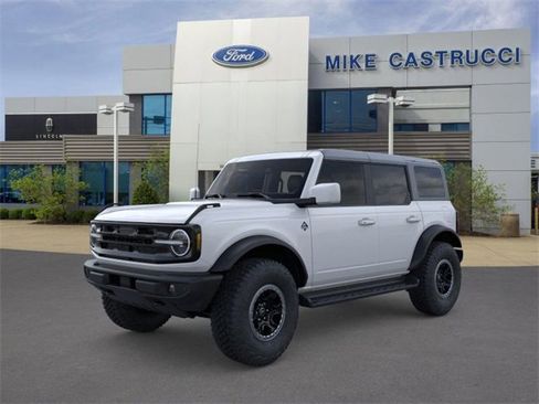 New 2025 Ford Bronco Outer Banks w/ Sasquatch Package image 1