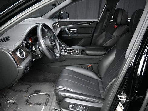 Used 2019 Bentley Bentayga image 51
