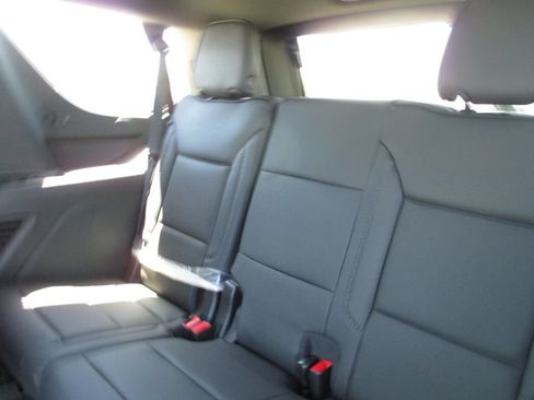 New 2026 GMC Yukon Denali w/ Denali Reserve Package AWD/4WD image 14