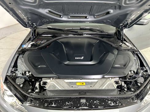 Used 2023 BMW i4 eDrive40 image 18