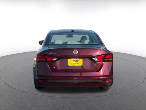 Used 2025 Nissan Altima 2.5 SV image 12