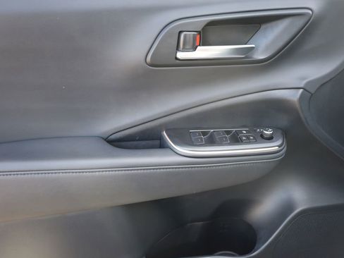 Used 2023 Toyota Crown XLE image 11