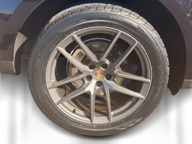Used 2024 Porsche Macan Turbo AWD/4WD image 6