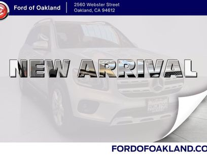Used 2021 Mercedes-Benz GLB 250 4MATIC w/ Premium Package
