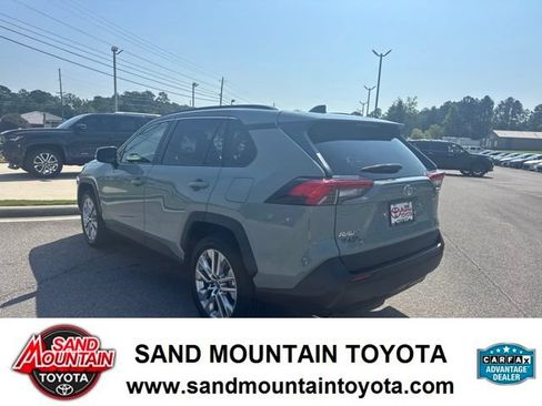 Used 2020 Toyota RAV4 XLE Premium FWD image 5