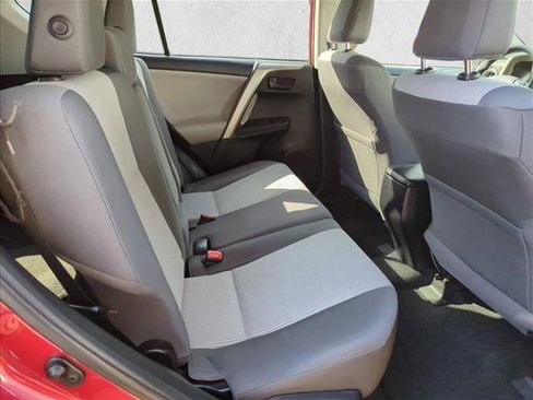 Used 2014 Toyota RAV4 LE FWD image 27