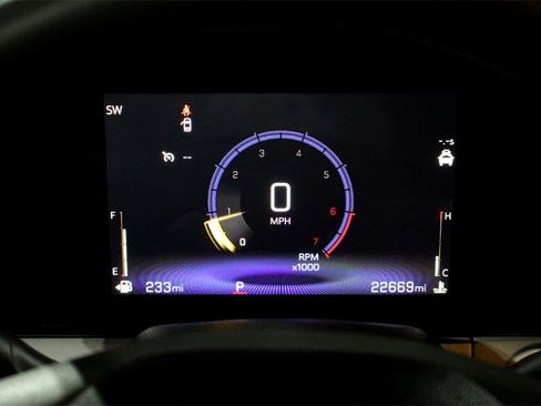 Used 2025 Chevrolet Trax LT w/ LT Convenience Package image 14