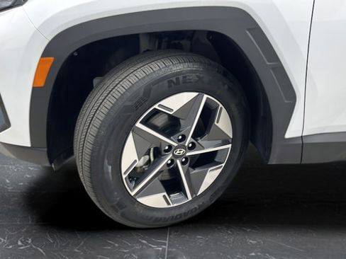 Used 2025 Hyundai Tucson SEL AWD/4WD image 38