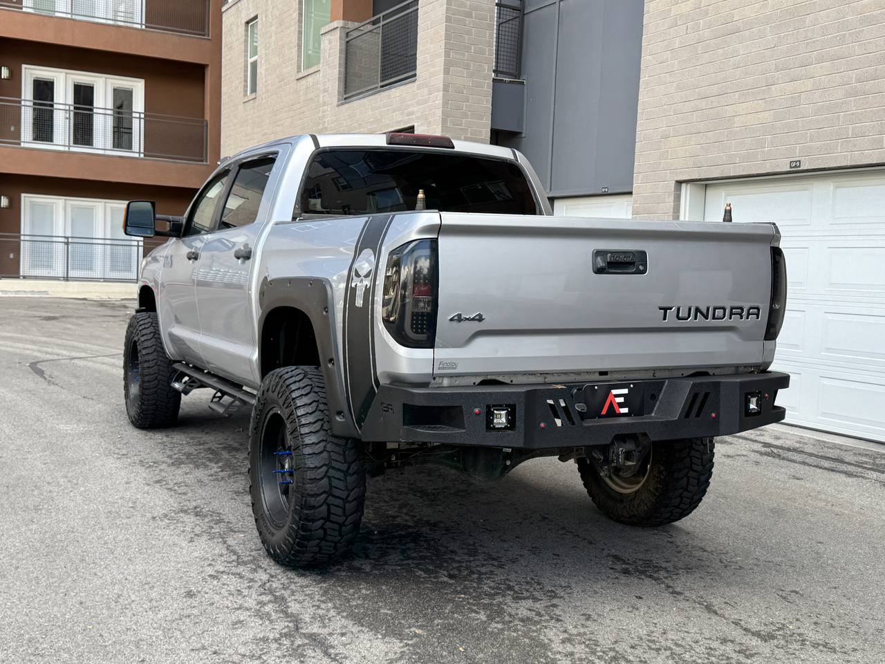 Used 2017 Toyota Tundra SR5 w/ SR5 Upgrade Package AWD/4WD image 3