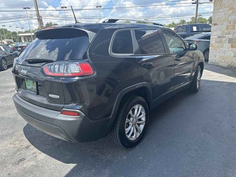 Used 2021 Jeep Cherokee Latitude FWD image 5