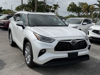 Used 2023 Toyota Highlander Limited
