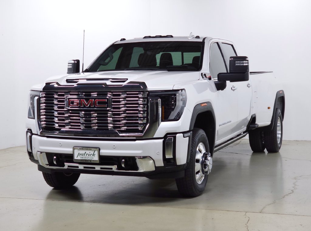 Used 2024 GMC Sierra 3500 Denali w/ Denali Reserve Package AWD/4WD image 3