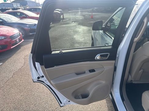 Used 2021 Jeep Grand Cherokee Limited image 40