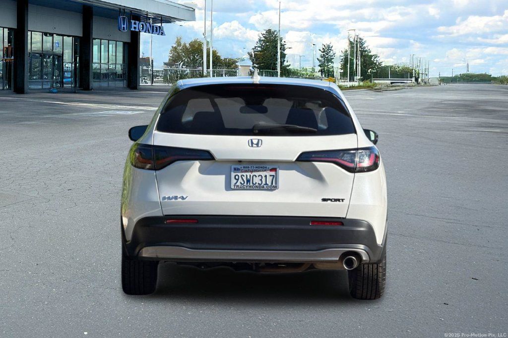 Used 2025 Honda HR-V Sport image 8