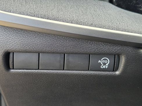 Used 2025 Nissan Kicks SV FWD image 24
