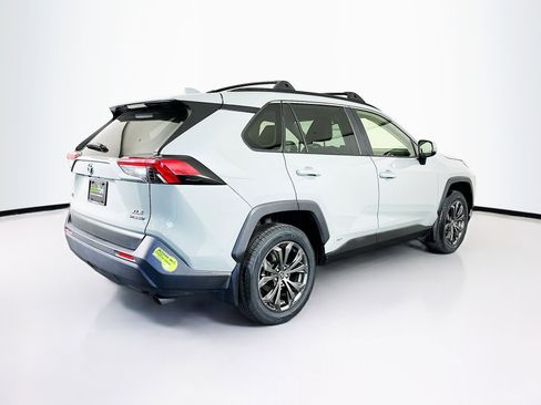 Used 2022 Toyota RAV4 XLE Premium image 9