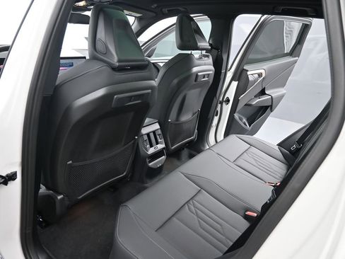 Used 2025 BMW X3 xDrive30i w/ Premium Package image 28