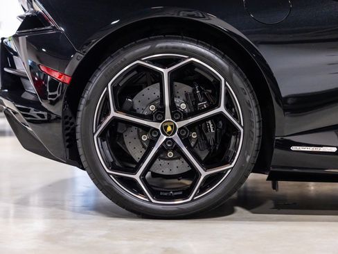 Used 2023 Lamborghini Huracan EVO AWD/4WD image 27