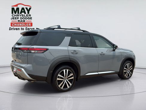 Used 2025 Nissan Pathfinder Platinum w/ Cargo Package AWD/4WD image 7