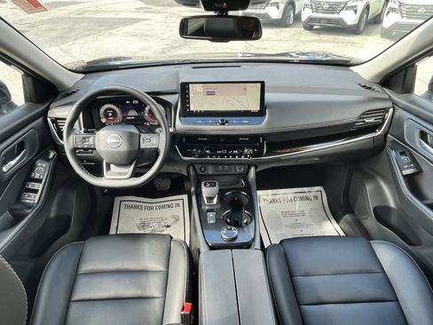 Used 2026 Nissan Rogue SL AWD/4WD image 18