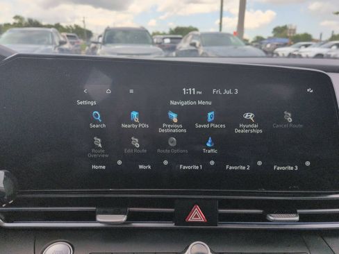 Used 2025 Hyundai Elantra SEL FWD image 17